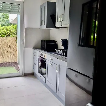 Cosy Family Center דירה *